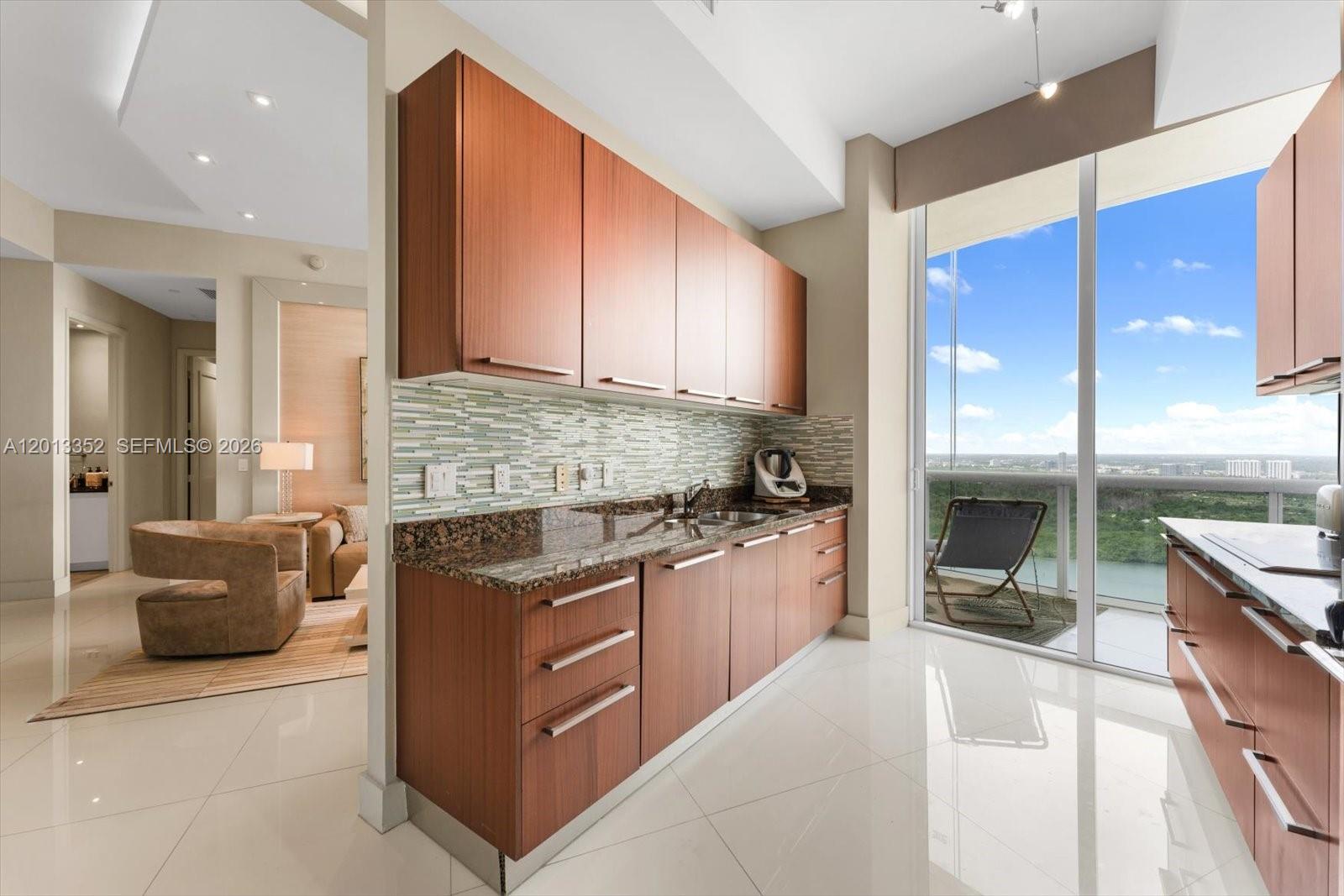 TDR TOWER III CONDO - Residential