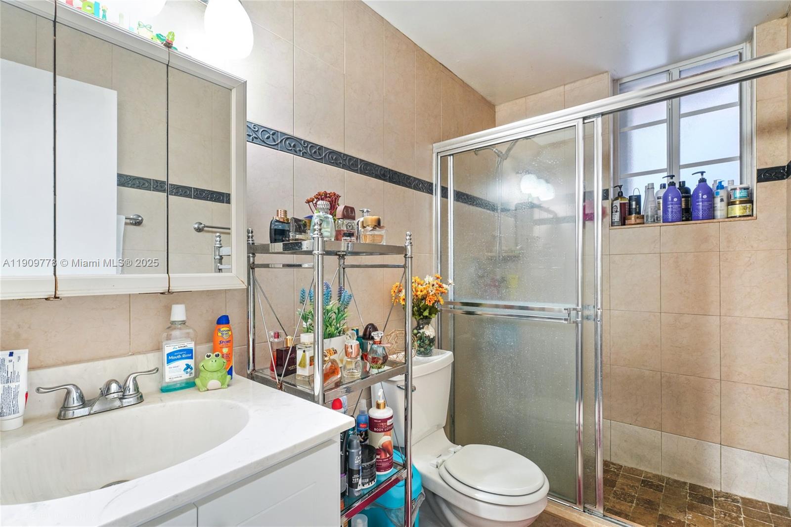 MANGO HILL CONDO #7 - Residential Lease