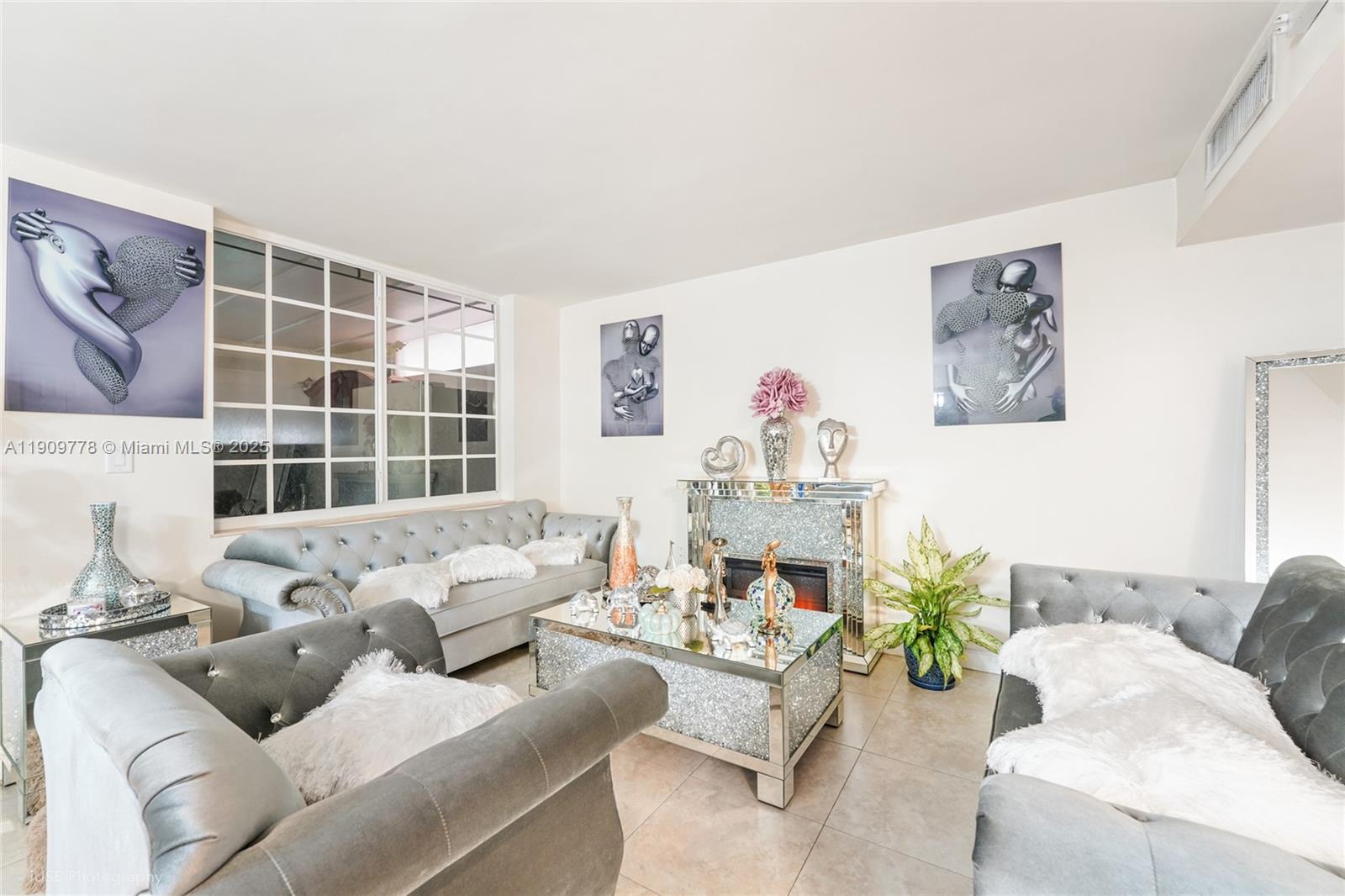 MANGO HILL CONDO #7 - Residential Lease