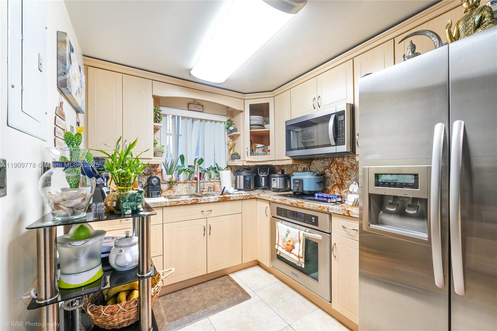 MANGO HILL CONDO #7 - Residential Lease