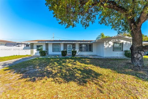 10535 SW 161st Ter Miami FL 33157