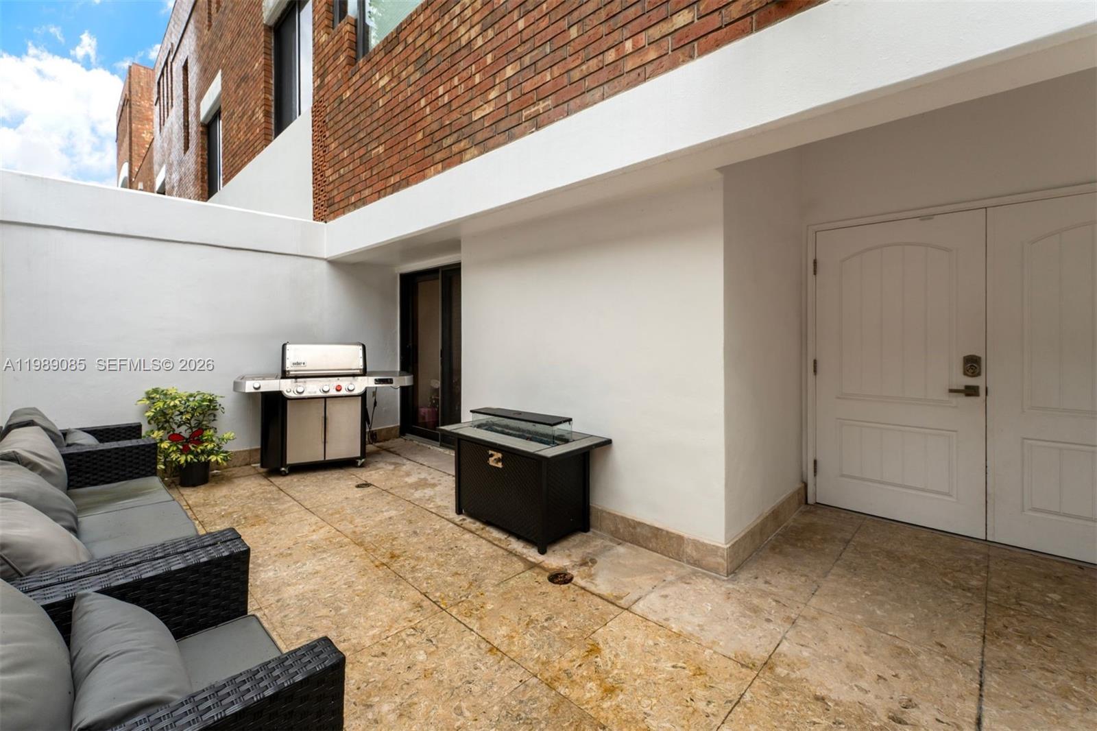 TOWERS QUAYSIDE CT-YARD V - Residential