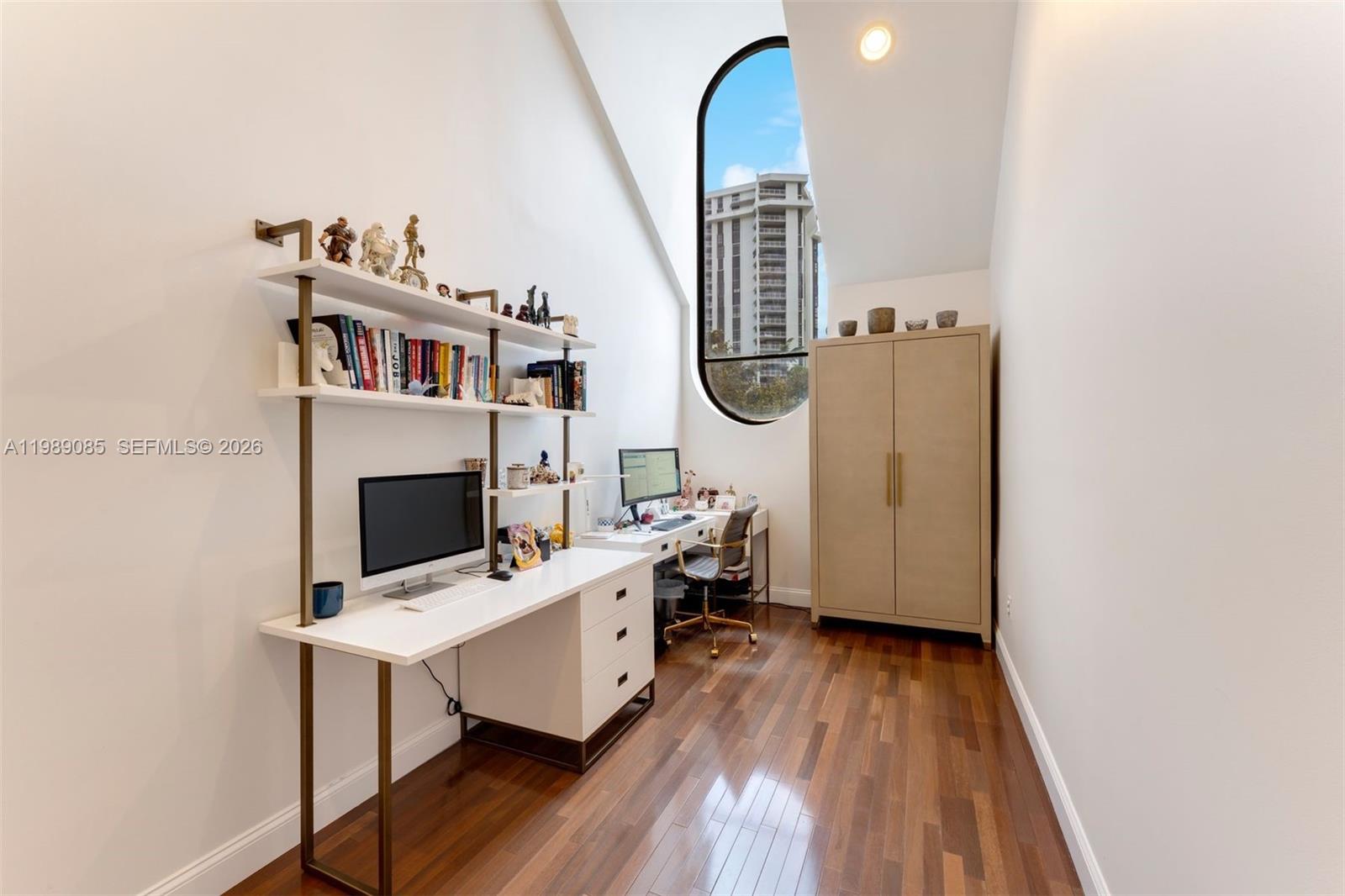 TOWERS QUAYSIDE CT-YARD V - Residential