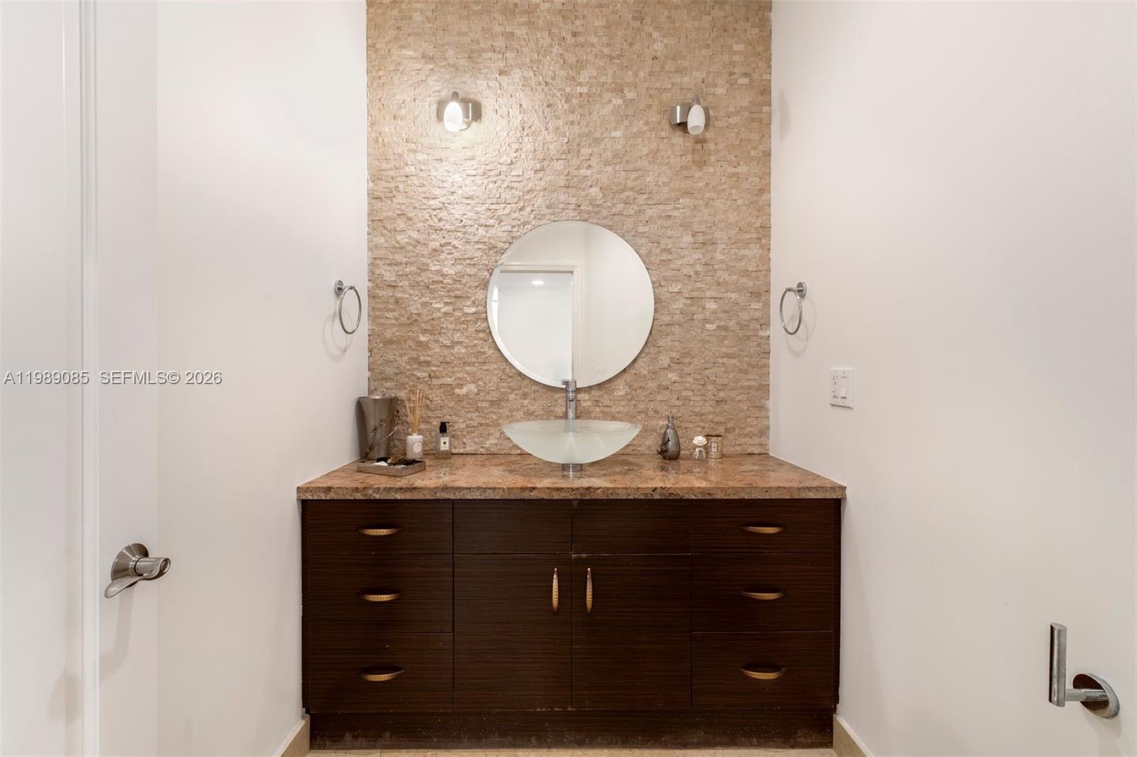 TOWERS QUAYSIDE CT-YARD V - Residential