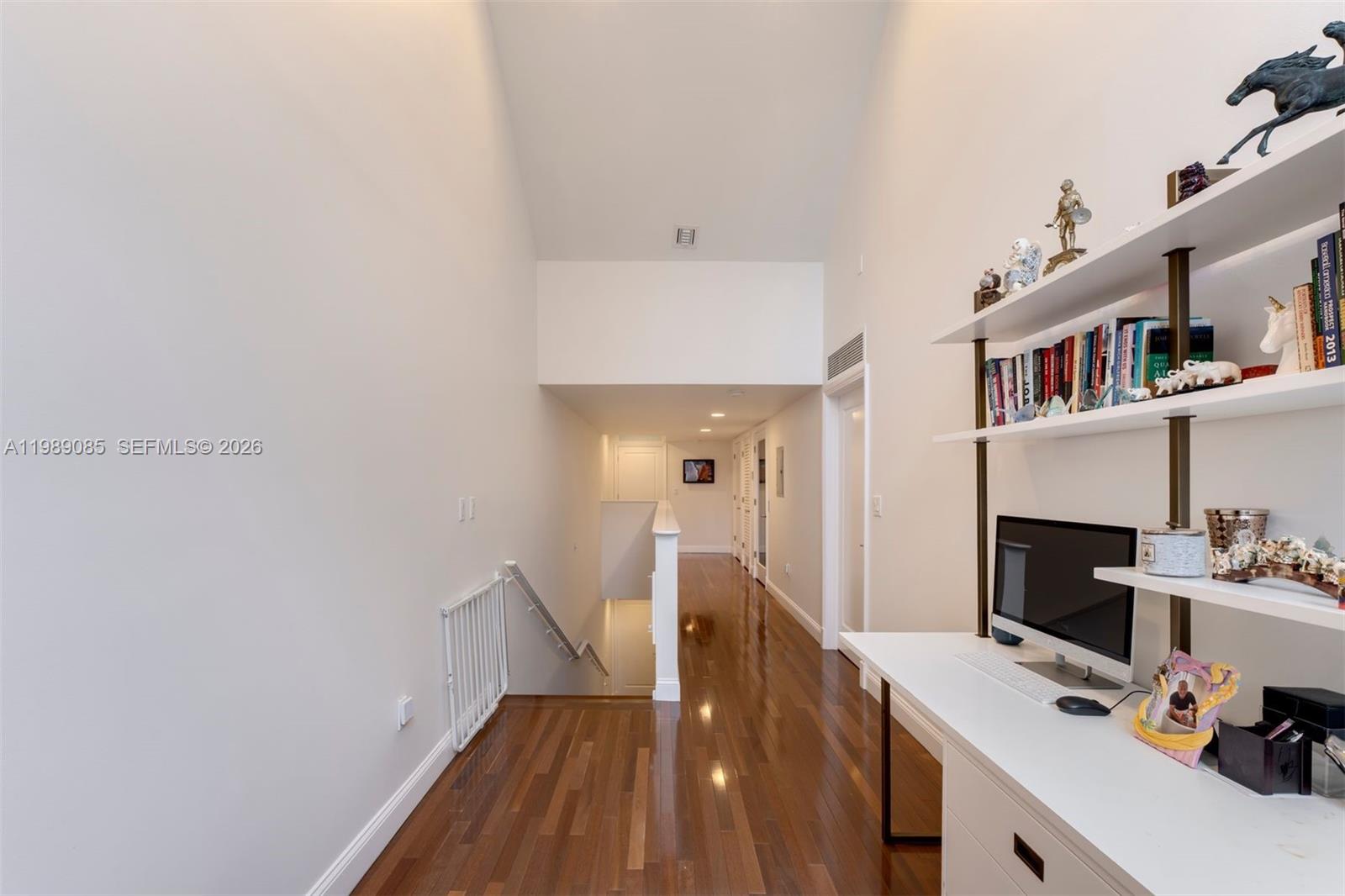 TOWERS QUAYSIDE CT-YARD V - Residential