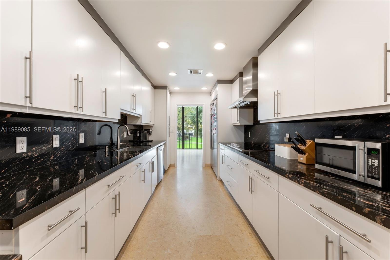 TOWERS QUAYSIDE CT-YARD V - Residential