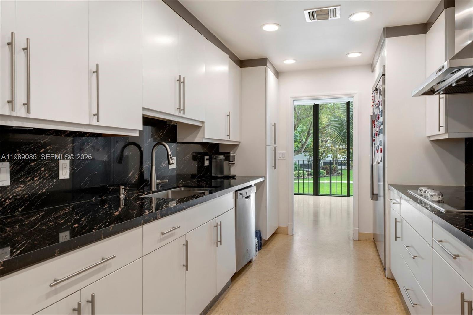 TOWERS QUAYSIDE CT-YARD V - Residential