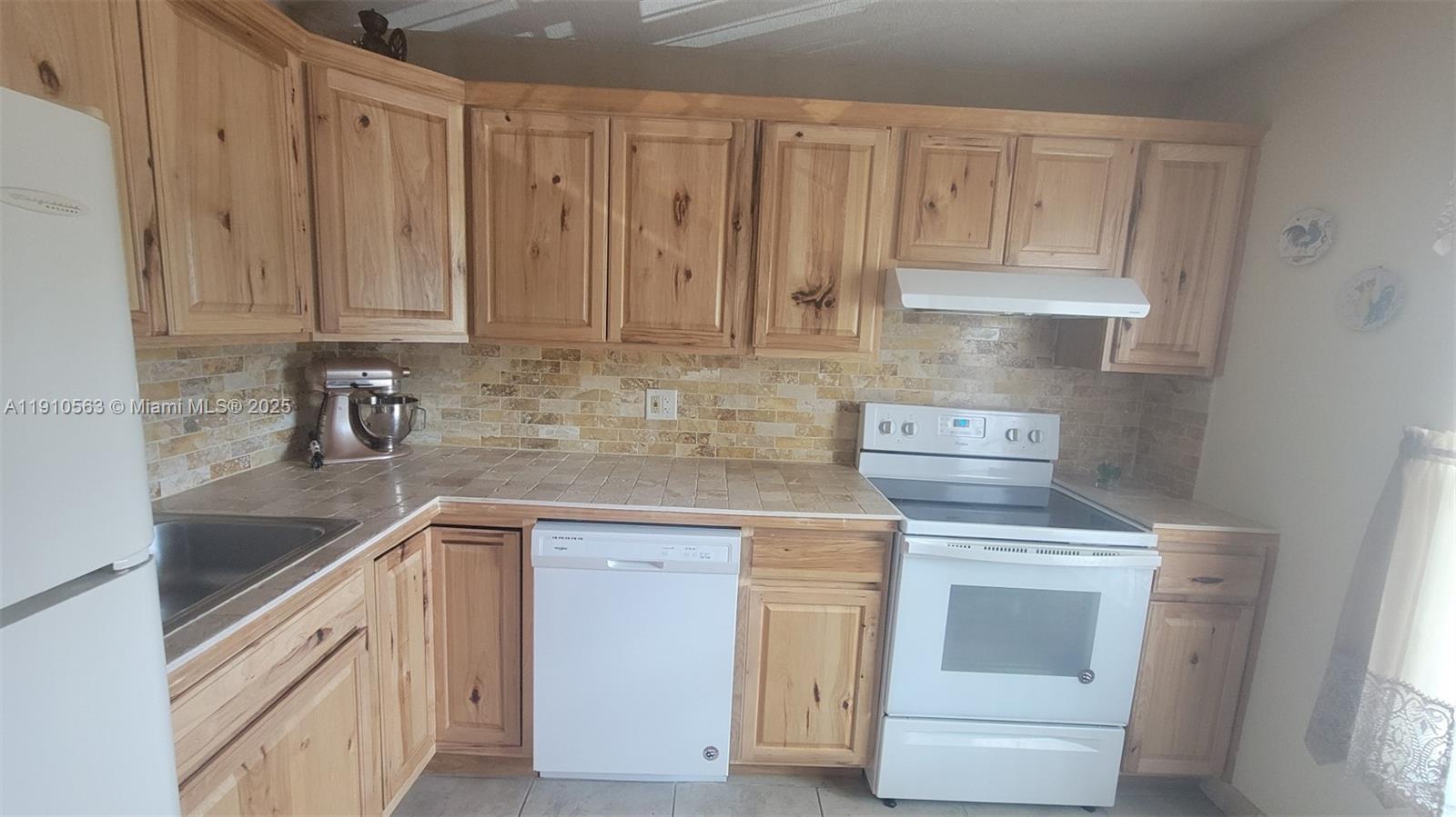 BERMUDA CLUB SEVEN CONDO - Residential