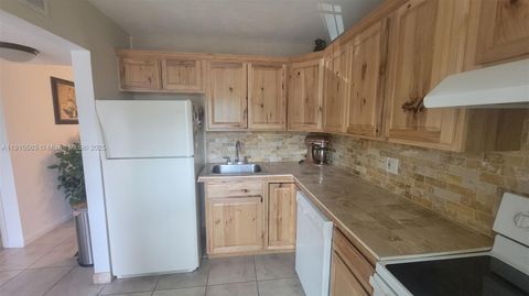 5851 NW 62nd Ave 202 Tamarac FL 33319