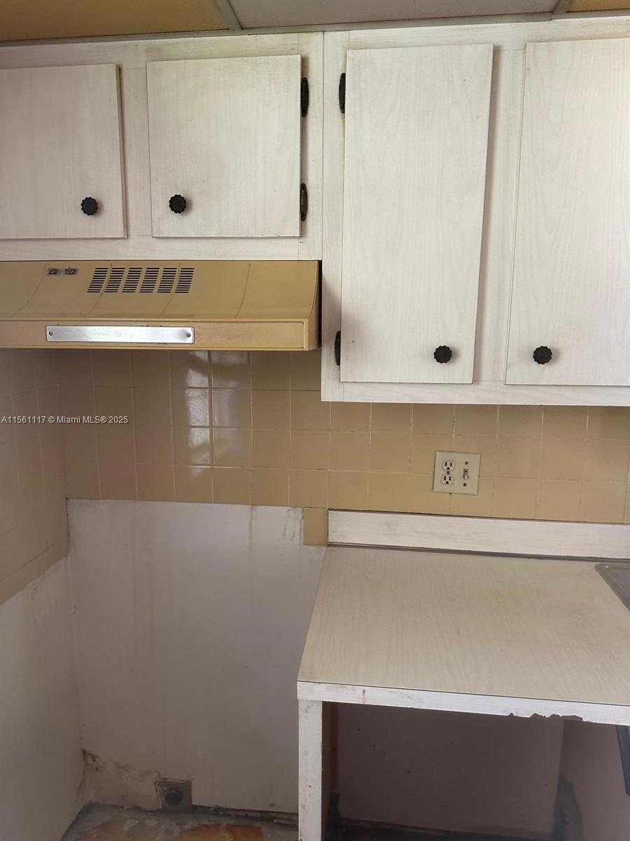 ORIOLE GARDENS THREE 83 C - Residential