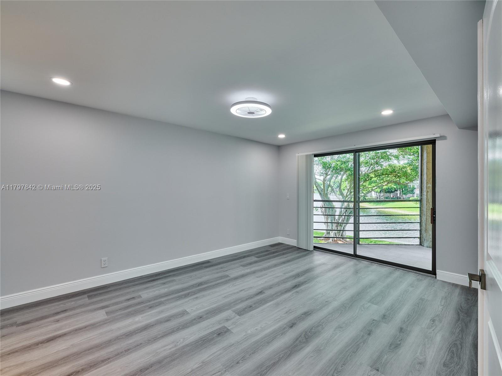 LAKESIDE CONDO 3 OF BANYA - Residential