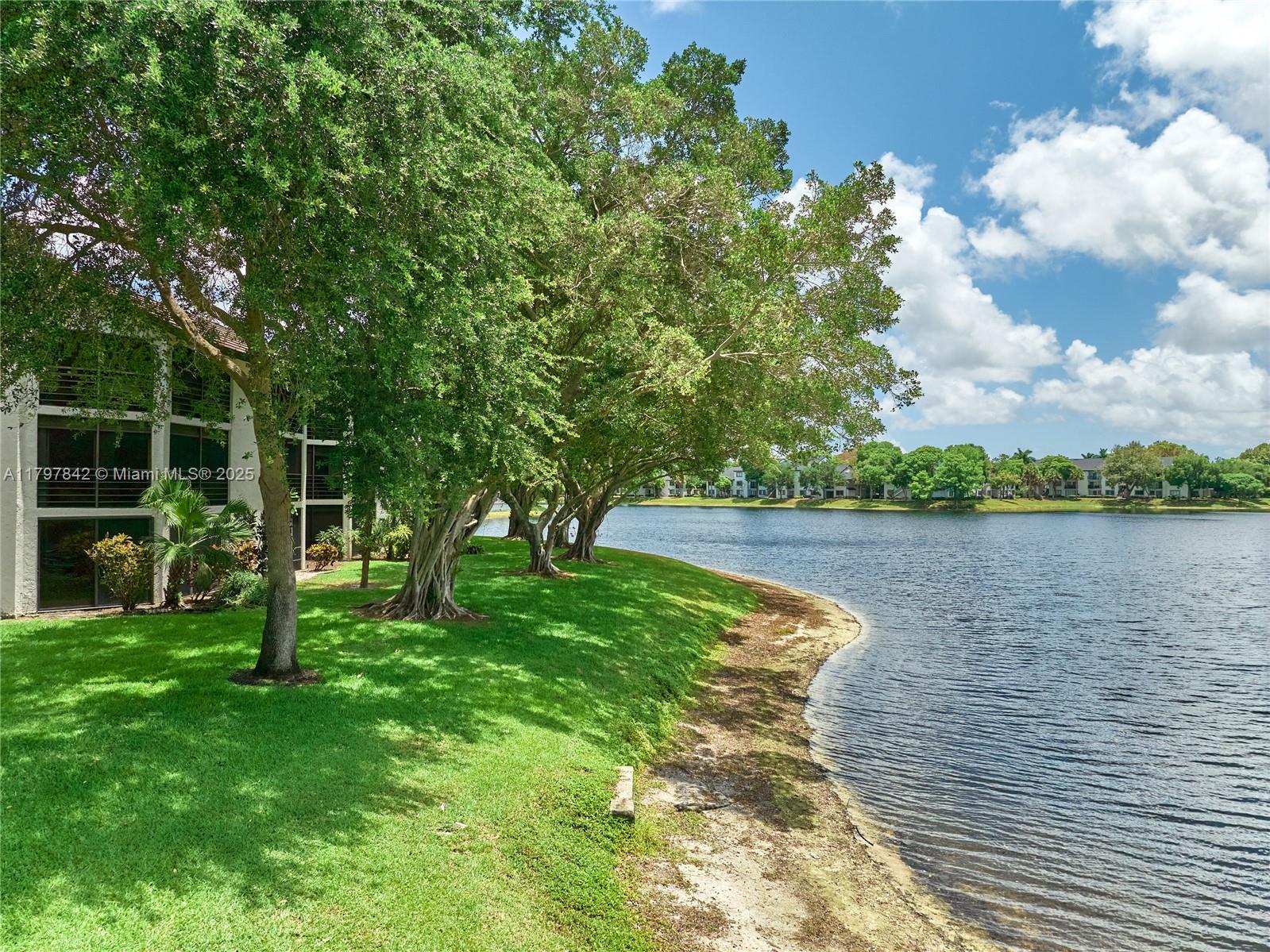 LAKESIDE CONDO 3 OF BANYA - Residential