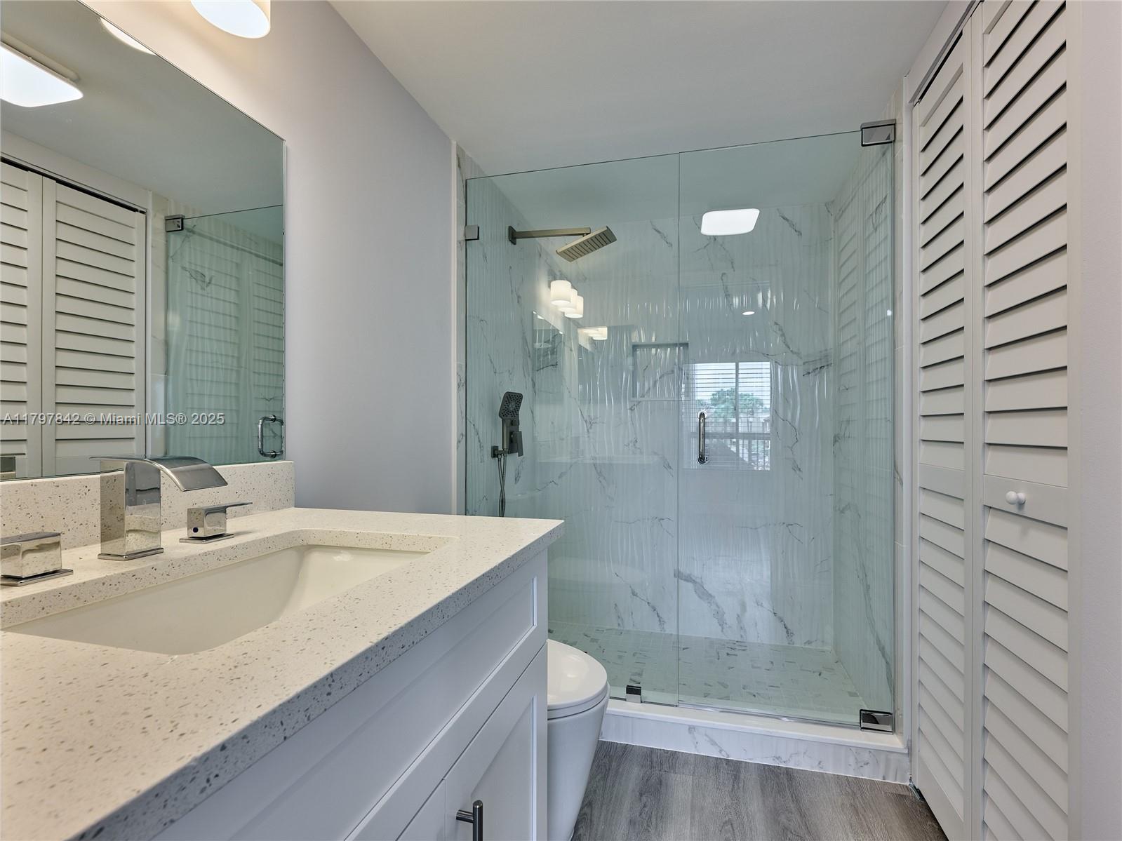 LAKESIDE CONDO 3 OF BANYA - Residential