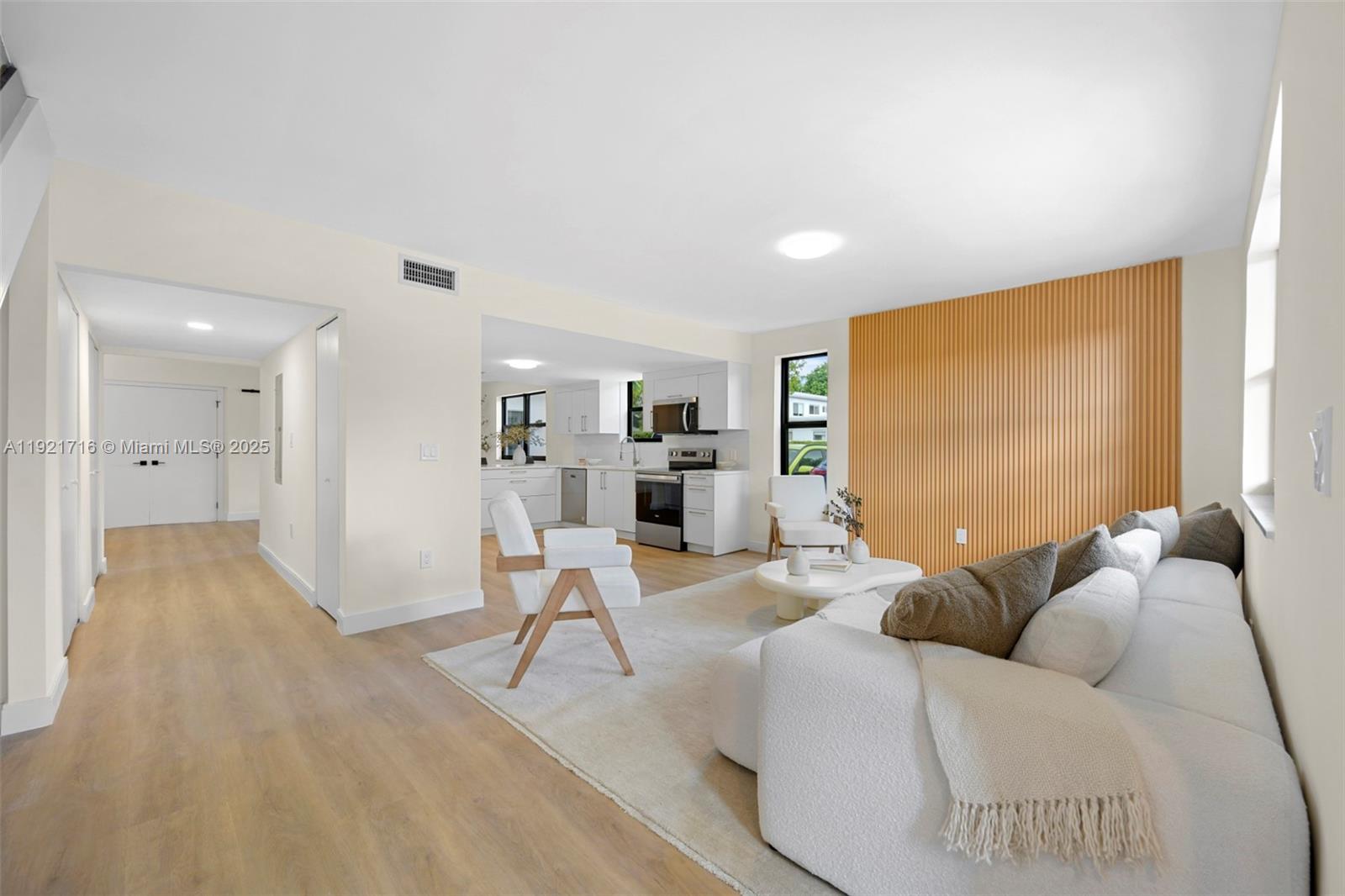 CRESPI RESIDENCE - Residential