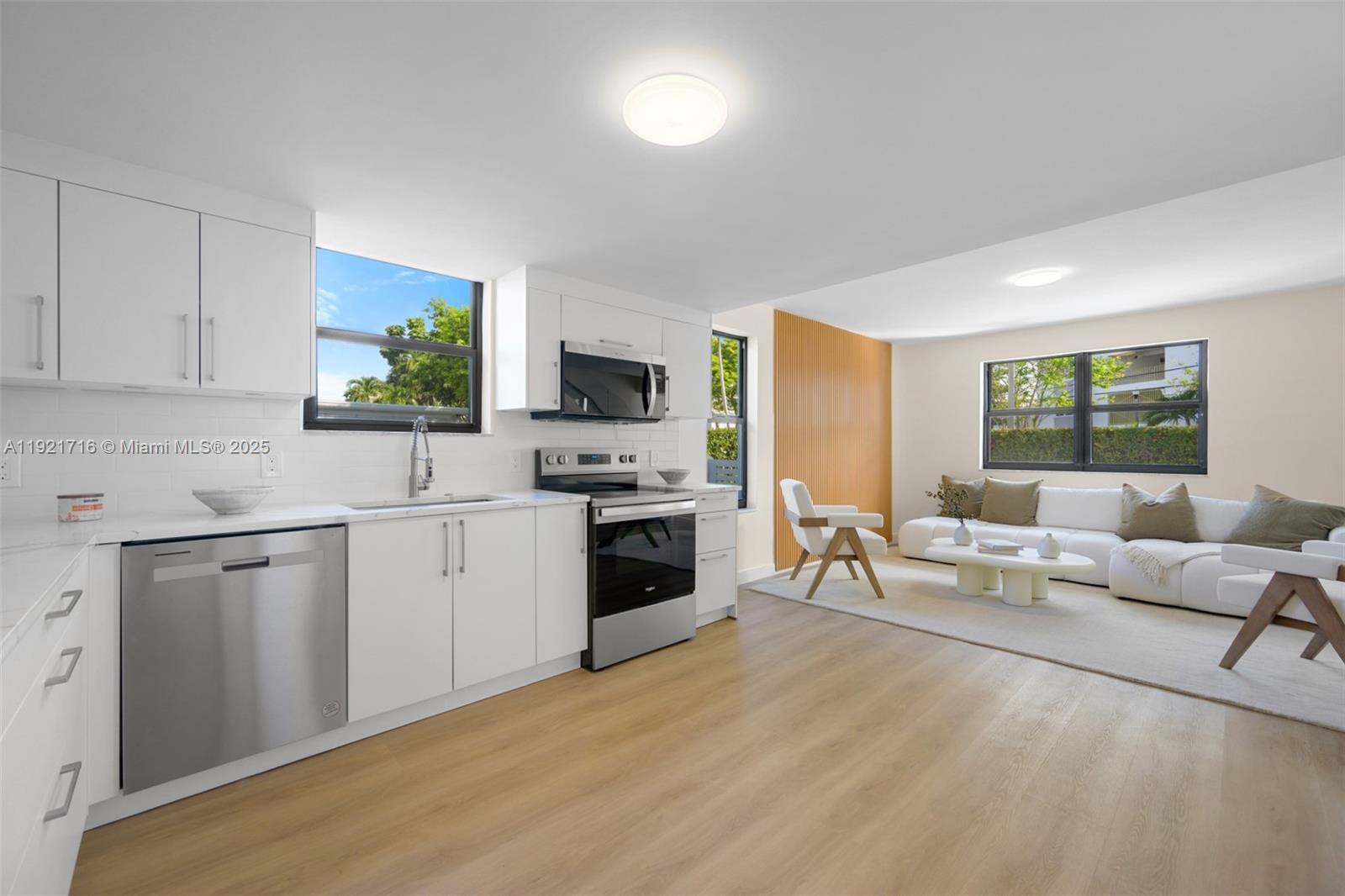 CRESPI RESIDENCE - Residential