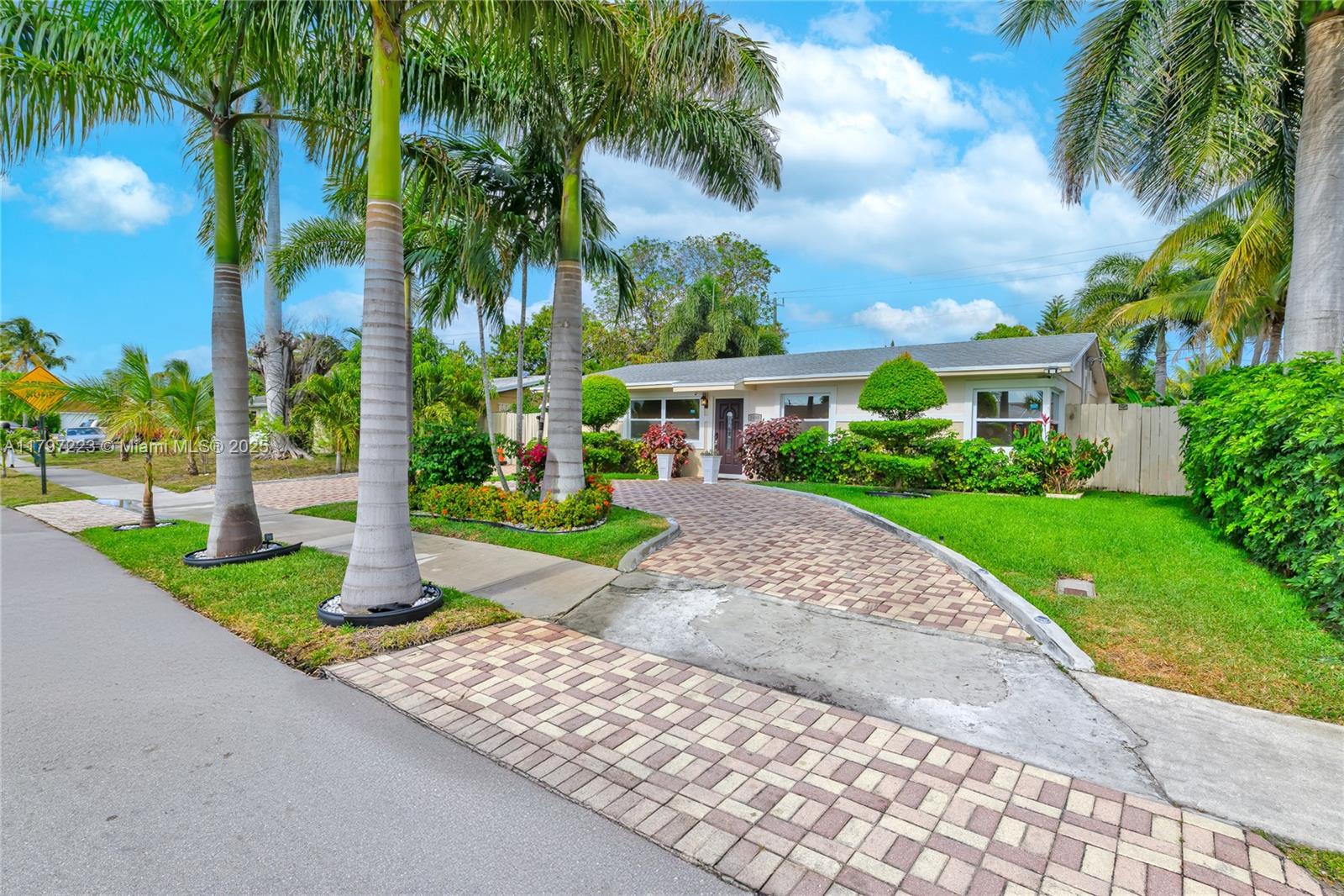 Photo 1 of 1480 Sw 5th Ave, Deerfield Beach, Florida, $525,000, Web #: 11797223
