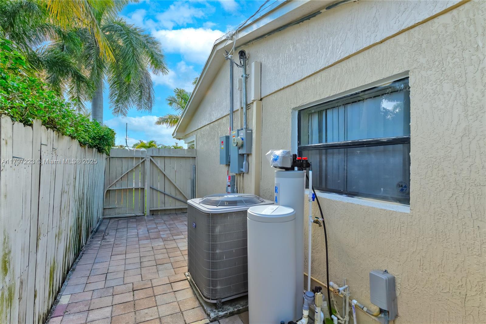 NORTH BROWARD HIGHLANDS S - Residential