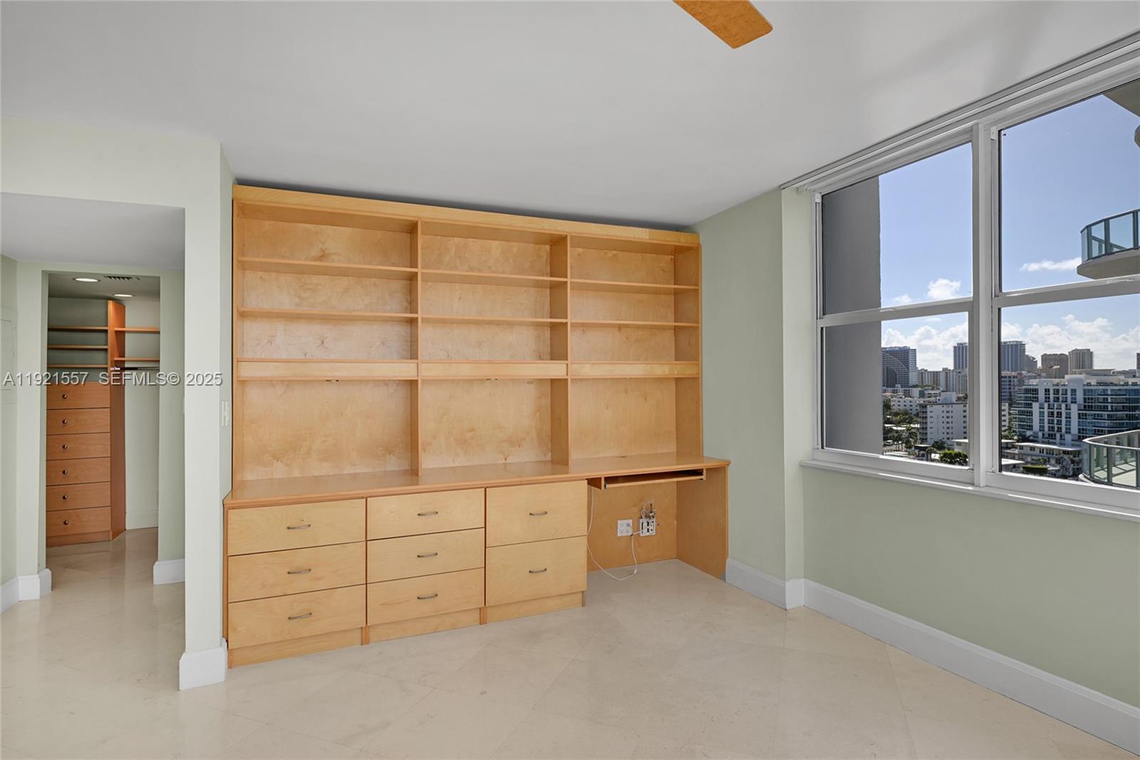 CORINTHIAN ON THE INTRACO - Residential