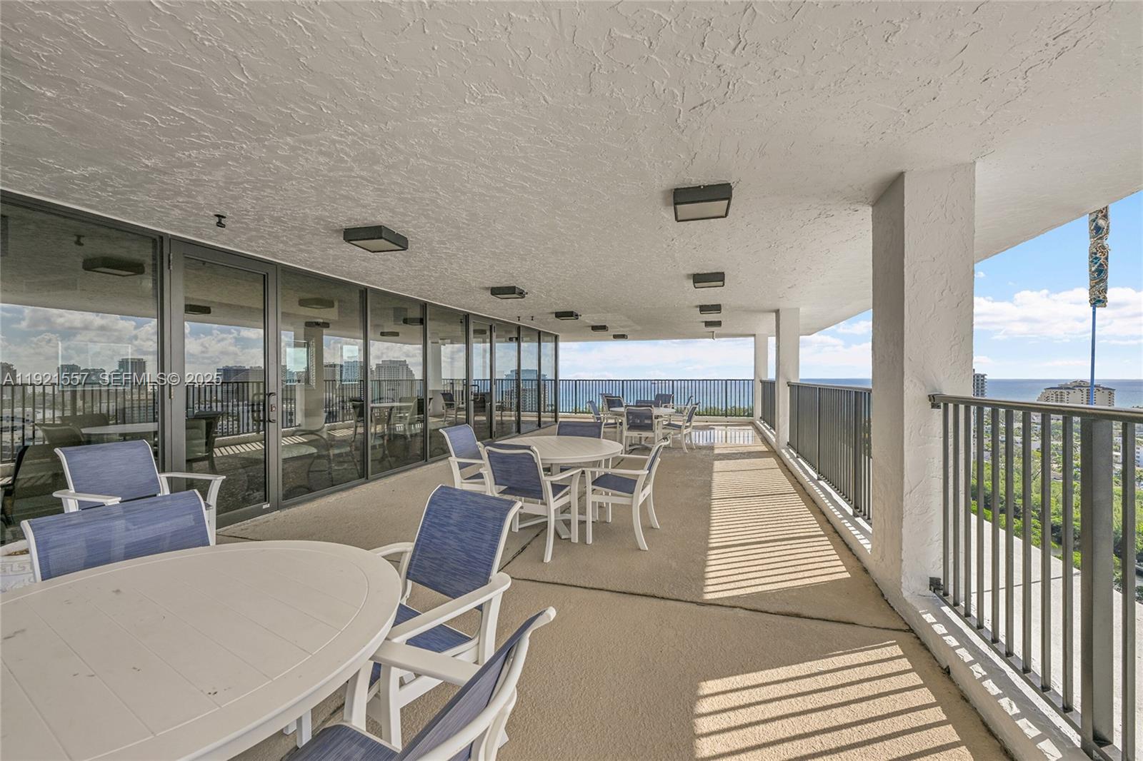 CORINTHIAN ON THE INTRACO - Residential