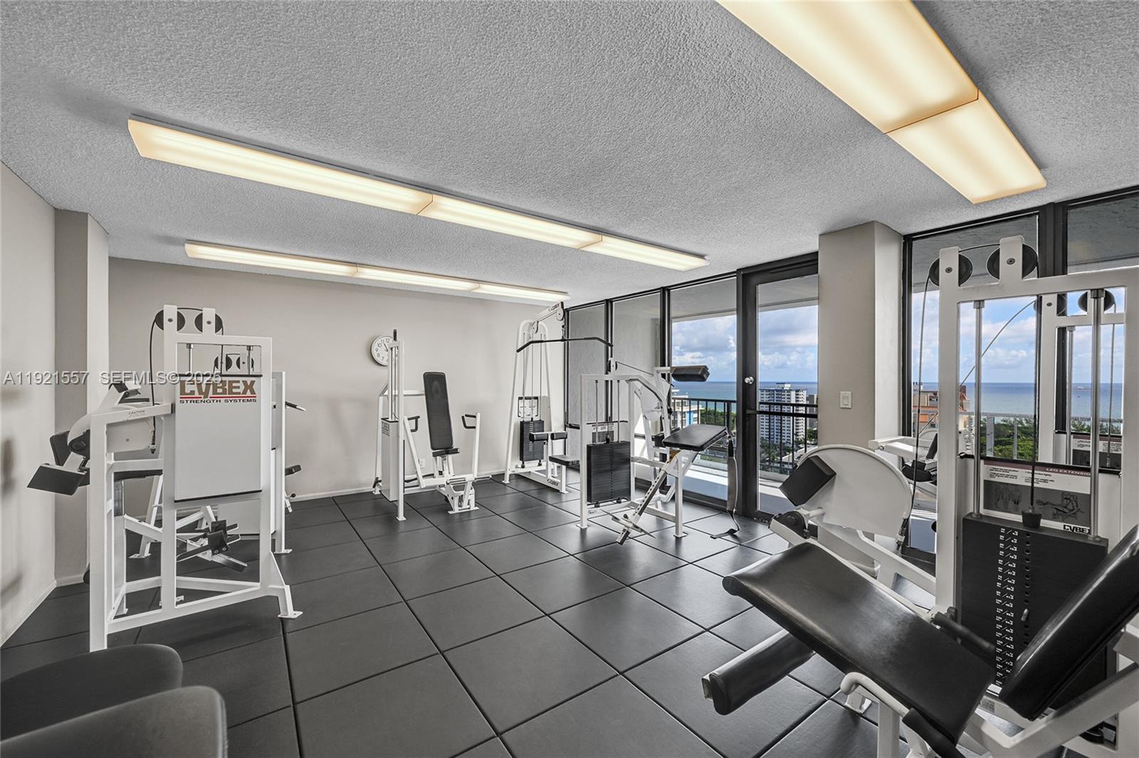 CORINTHIAN ON THE INTRACO - Residential