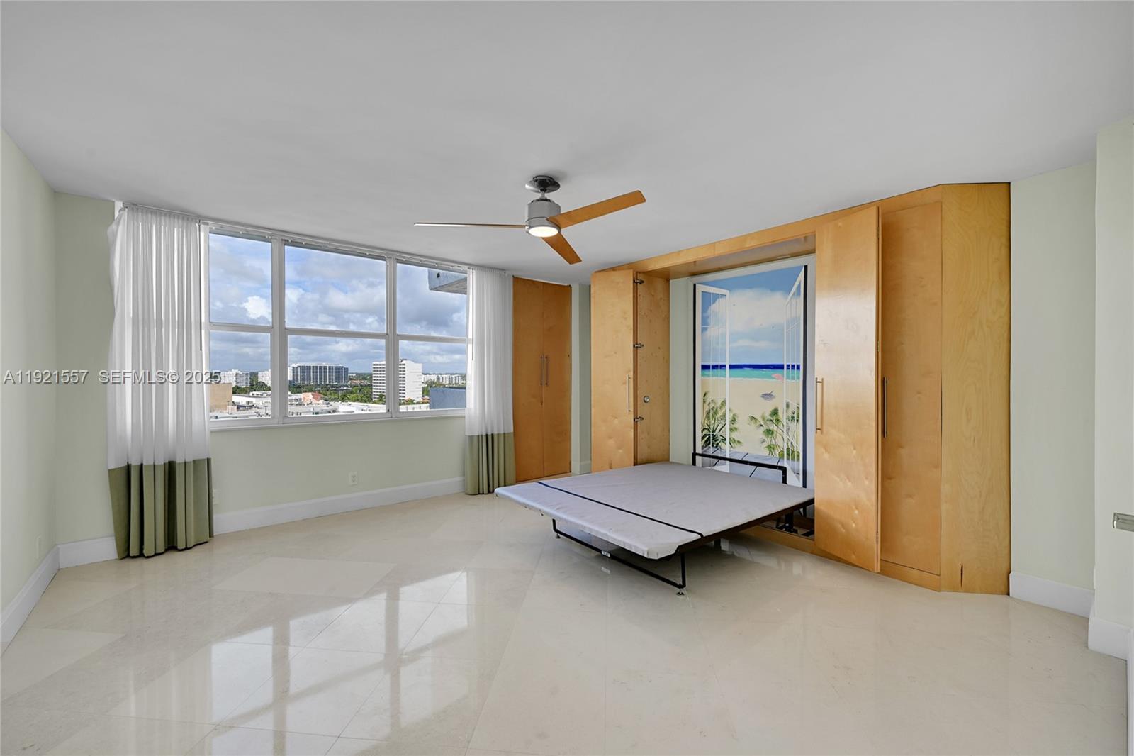 CORINTHIAN ON THE INTRACO - Residential