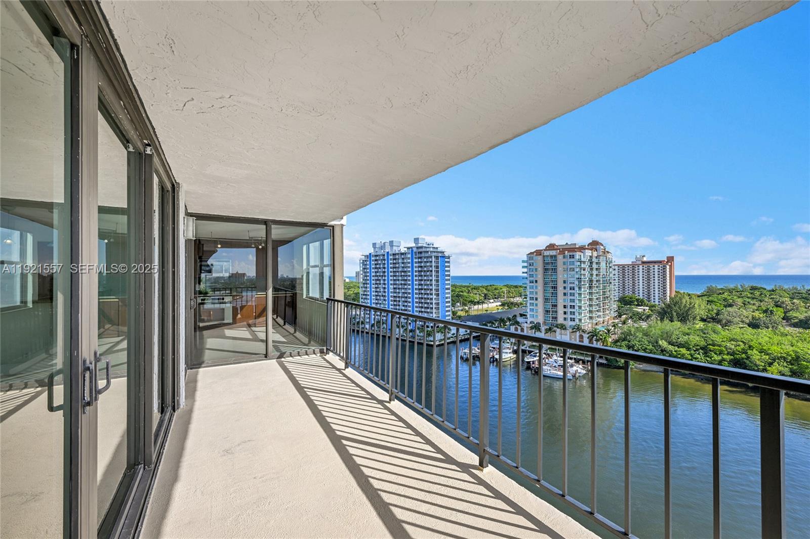CORINTHIAN ON THE INTRACO - Residential