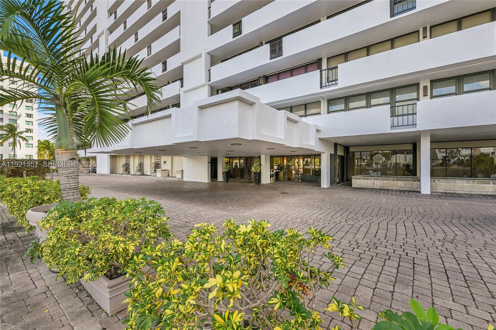 936 Intracoastal Dr 15H