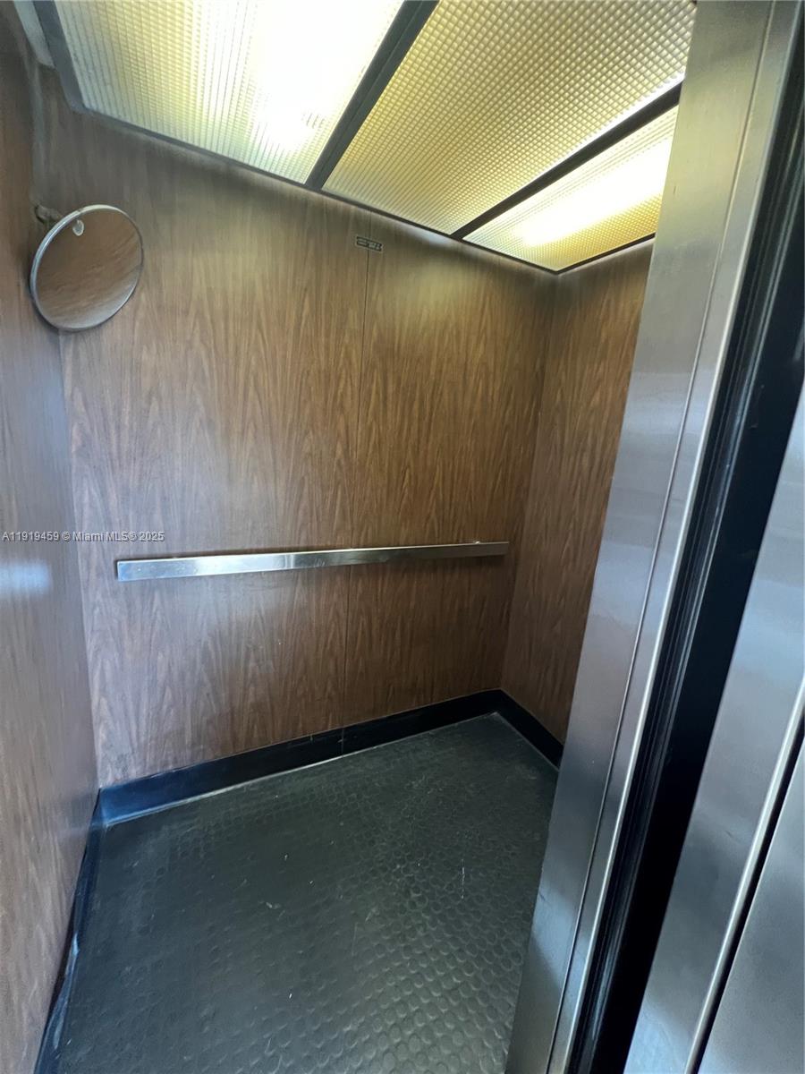 CAMBRIDGE HOUSE EAST - Residential Lease