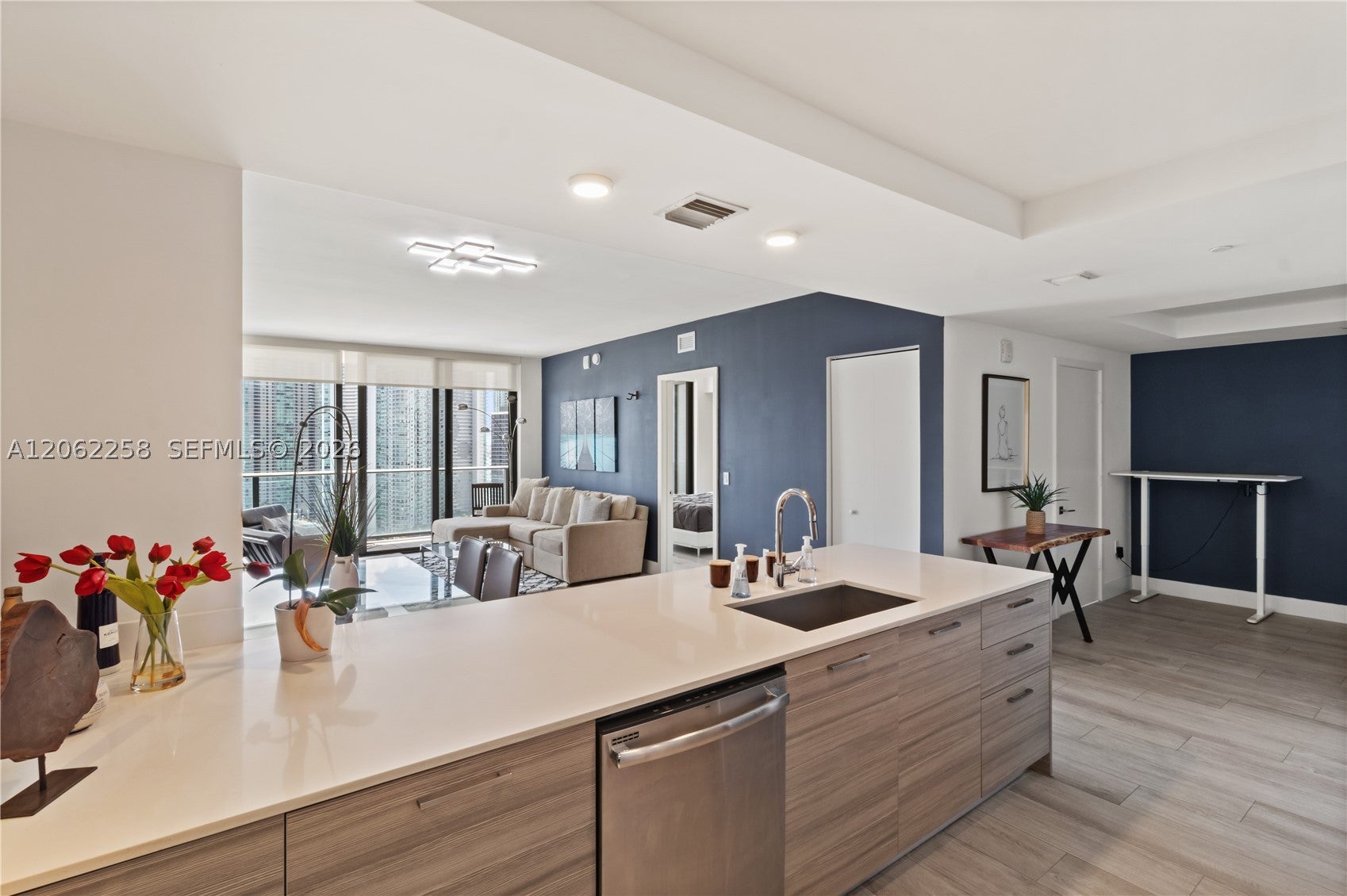 121 NE 34th St 2807
