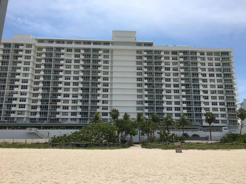 5601 Collins Ave 1524