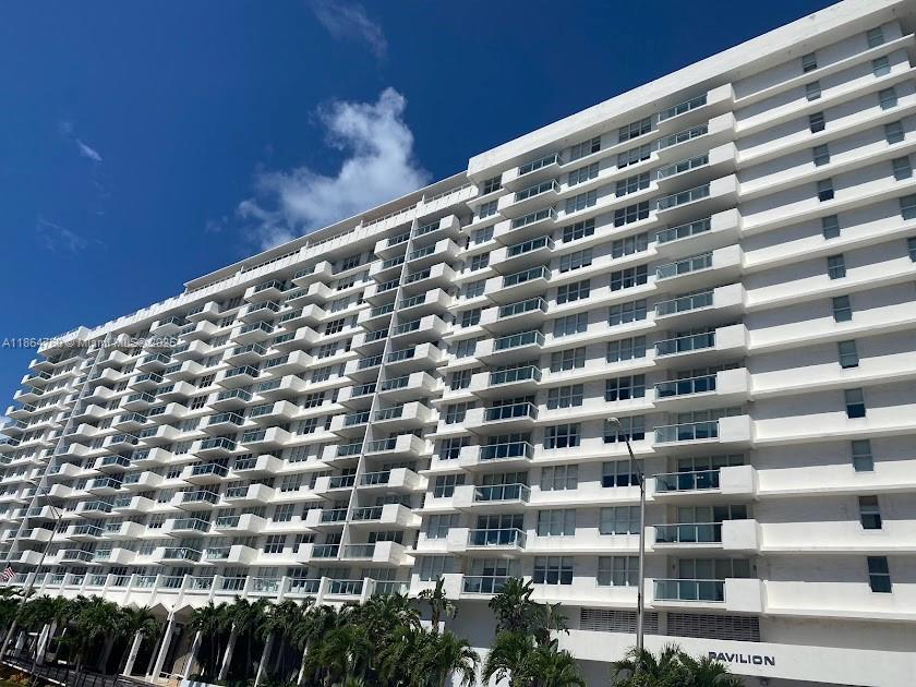 5601 Collins Ave 1524