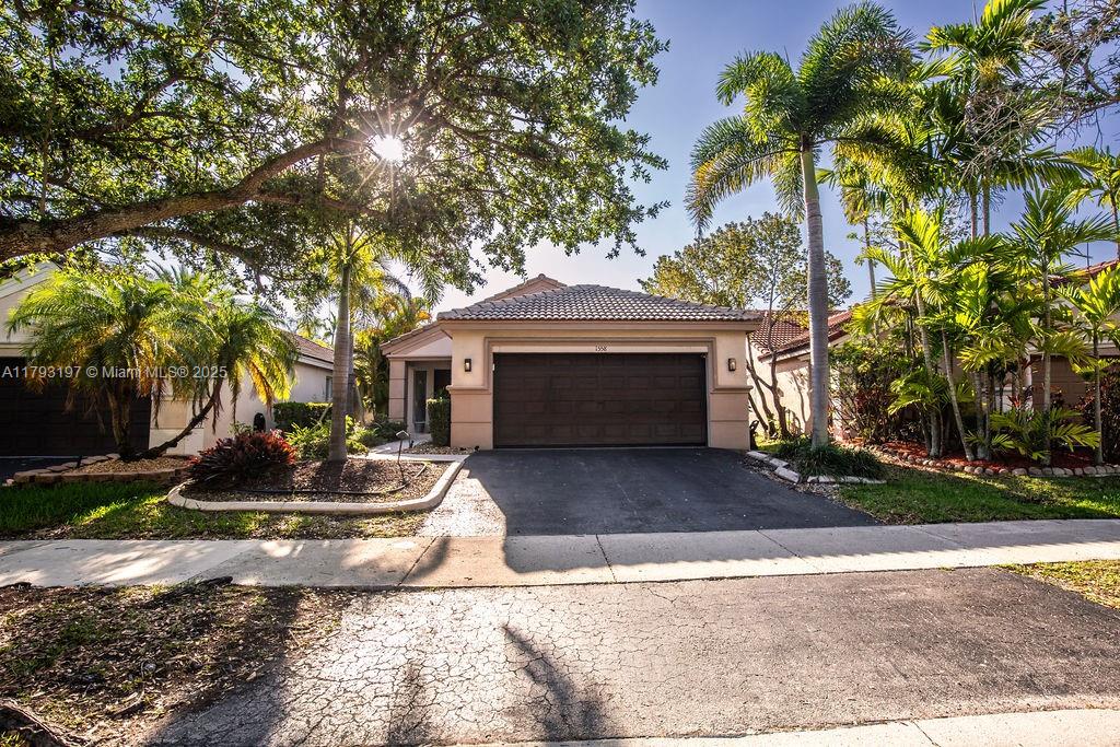 1558 Sunset Way