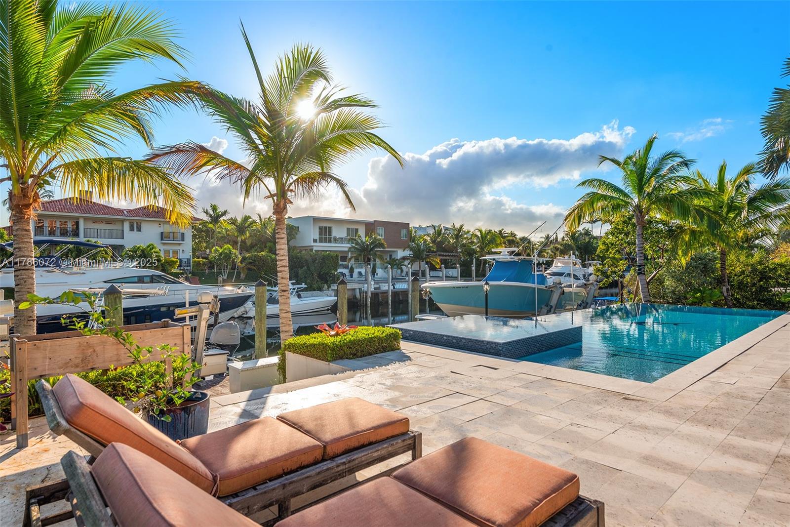 SUNRISE HARBOUR REV PL - Residential