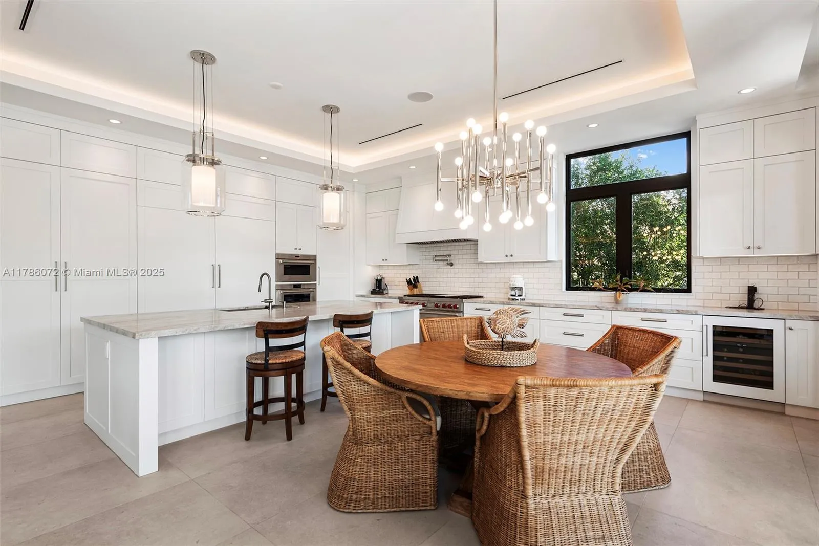 Coral Gables, Florida 33133, United States, 6 Bedrooms Bedrooms, ,7 BathroomsBathrooms,Residential,Active,113311