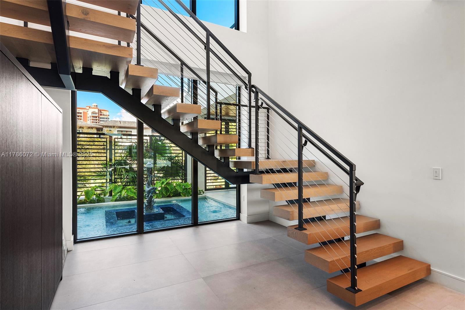 SUNRISE HARBOUR REV PL - Residential