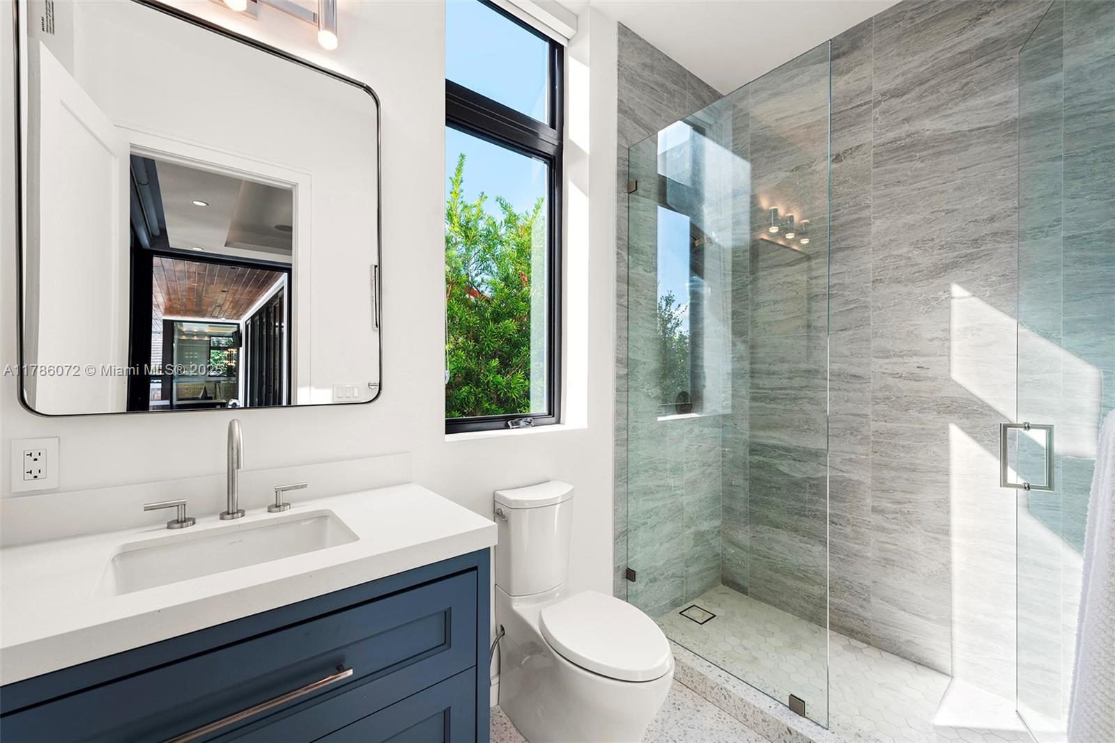SUNRISE HARBOUR REV PL - Residential