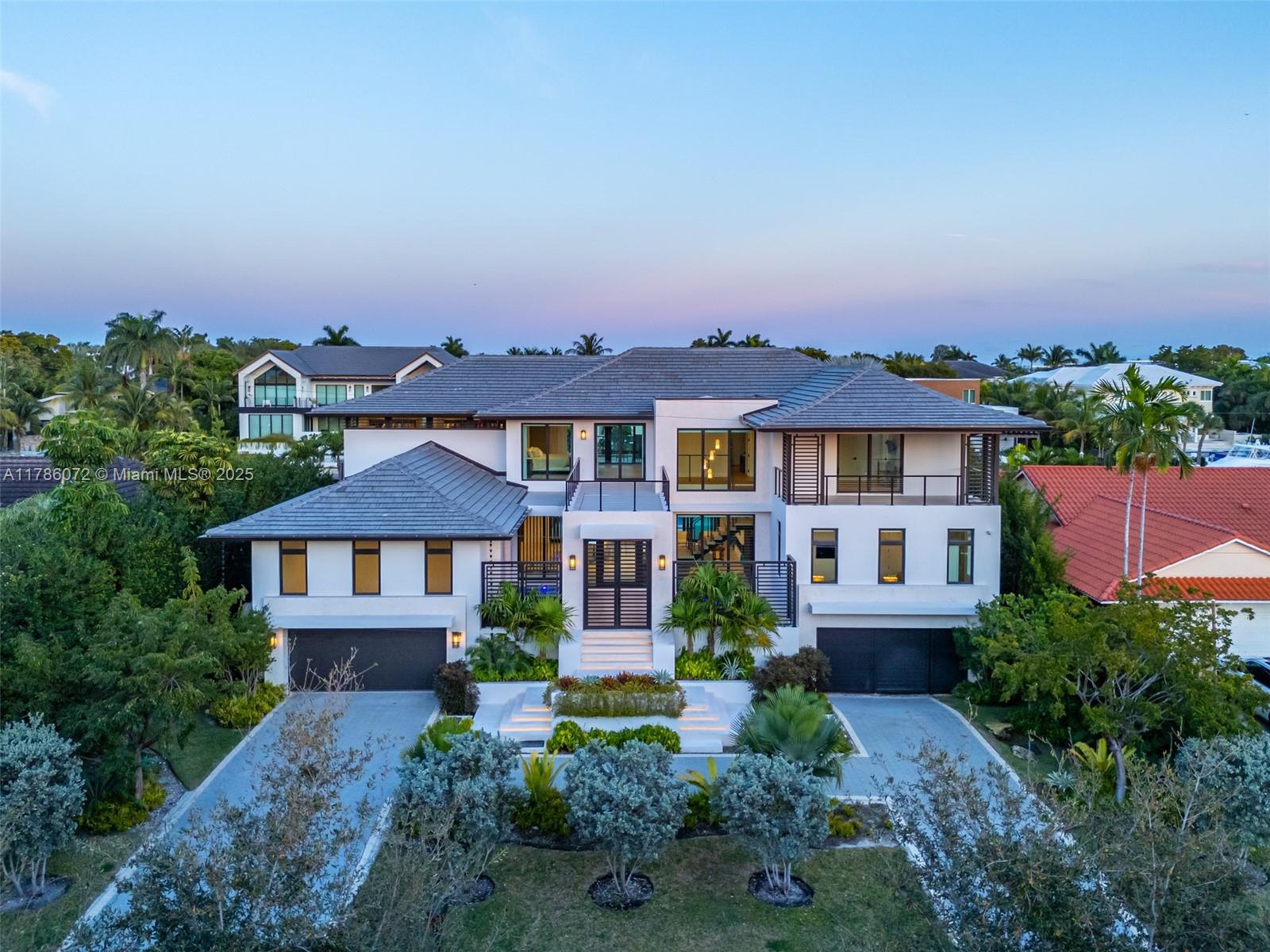 SUNRISE HARBOUR REV PL - Residential