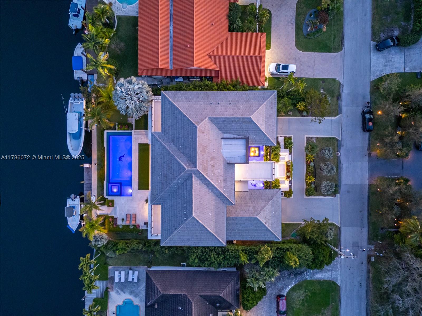 SUNRISE HARBOUR REV PL - Residential