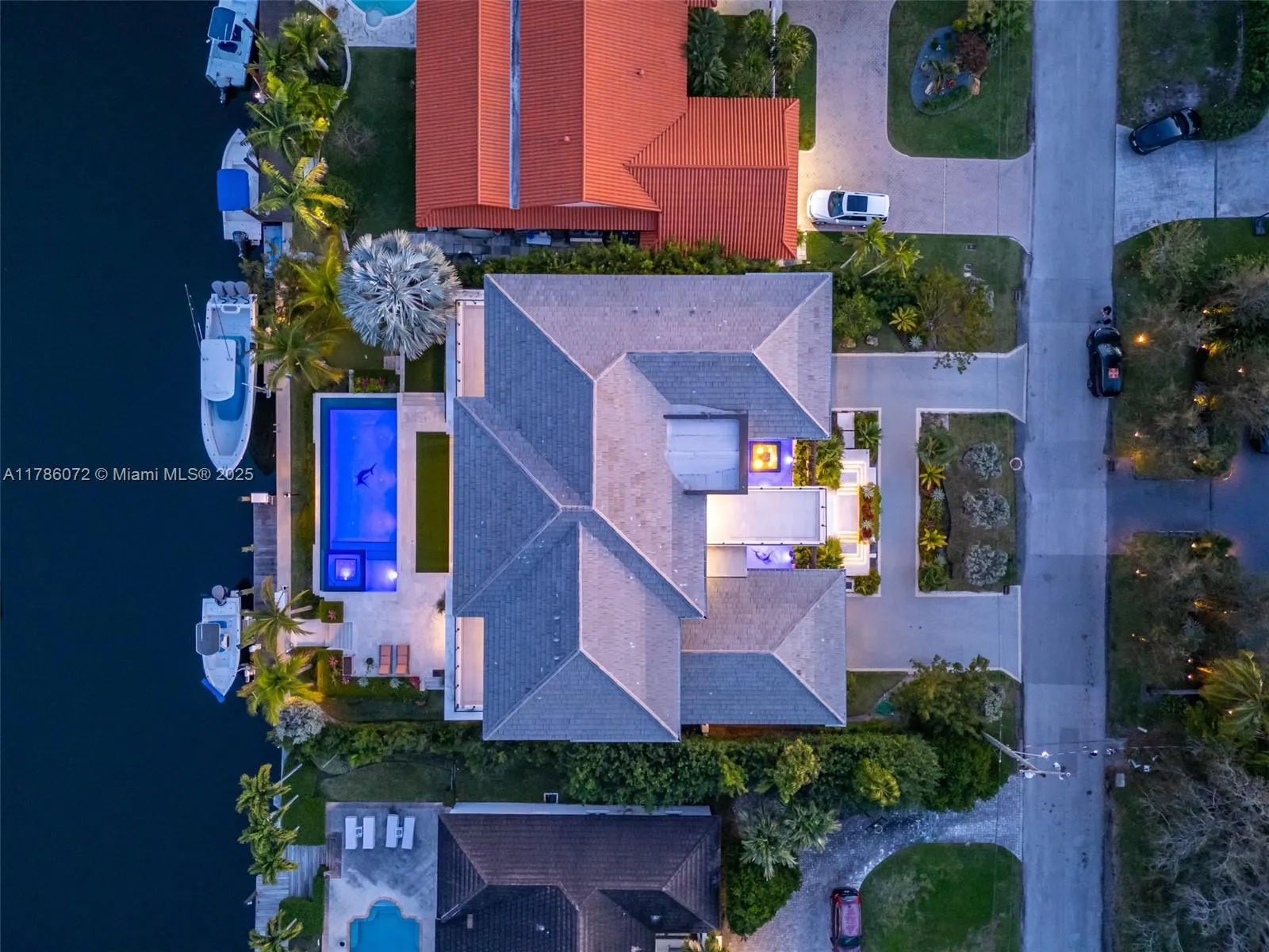 Coral Gables, Florida 33133, United States, 6 Bedrooms Bedrooms, ,7 BathroomsBathrooms,Residential,Active,113311