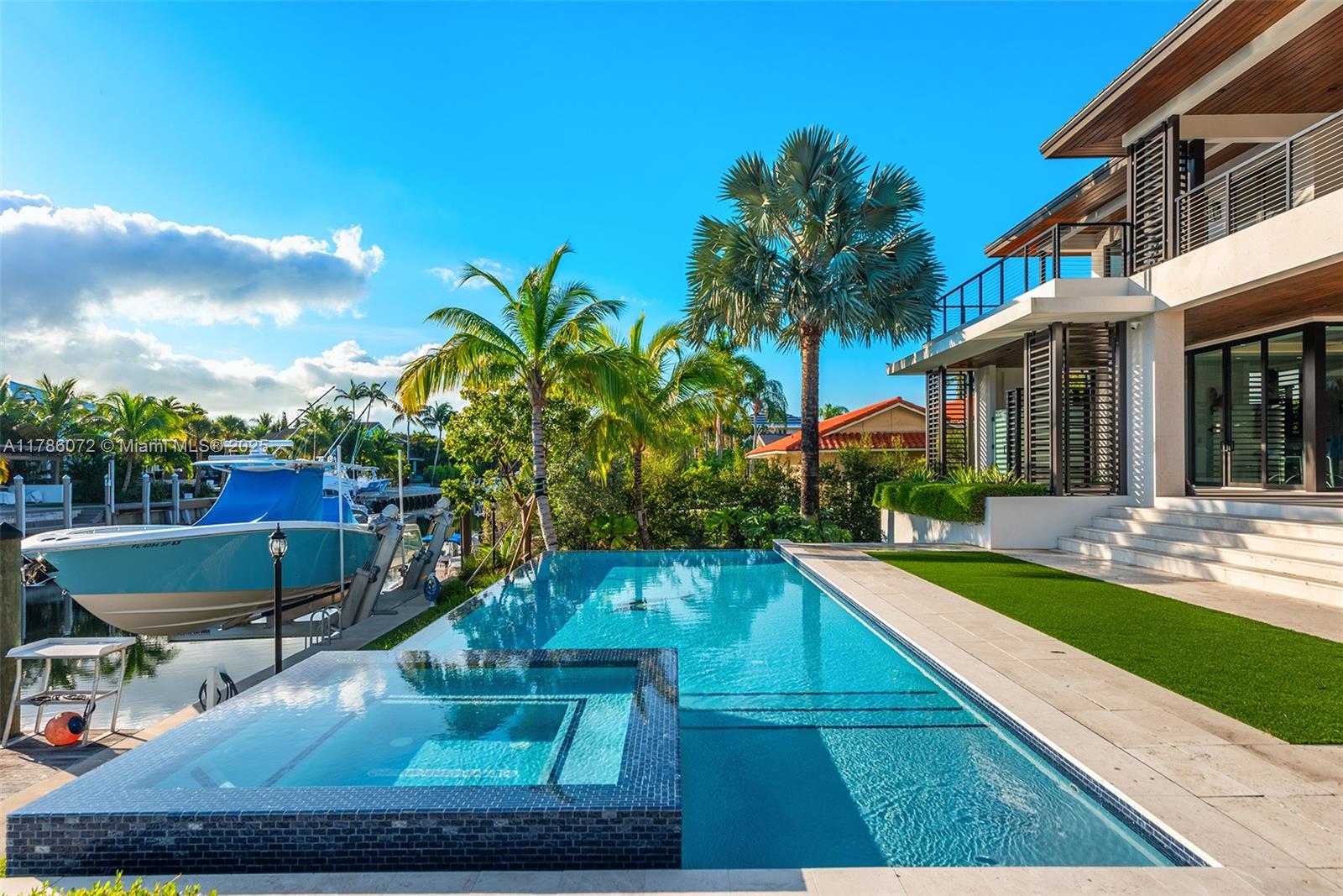 SUNRISE HARBOUR REV PL - Residential