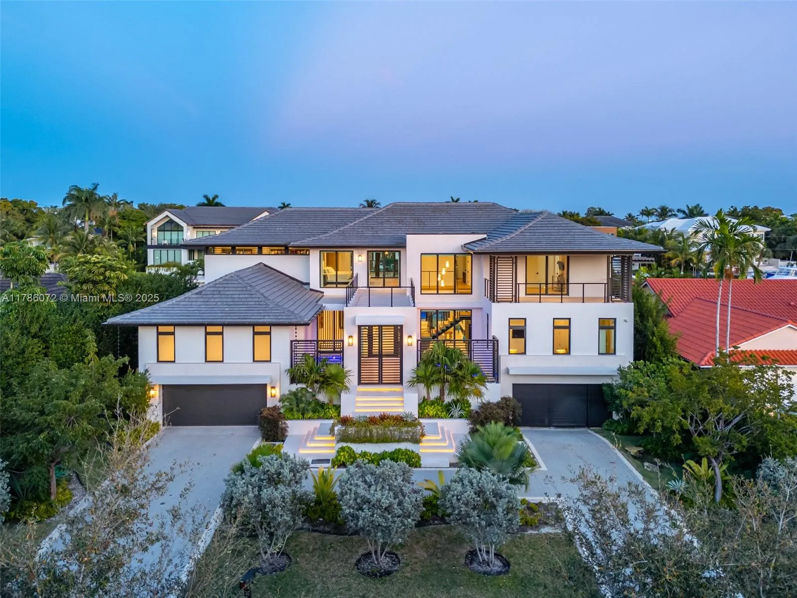 Coral Gables, Florida 33133, United States, 6 Bedrooms Bedrooms, ,7 BathroomsBathrooms,Residential,Active,113311