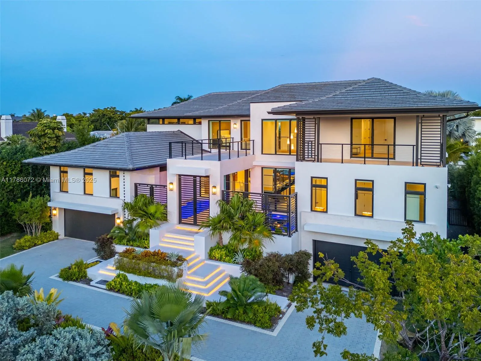 Coral Gables, Florida 33133, United States, 6 Bedrooms Bedrooms, ,7 BathroomsBathrooms,Residential,Active,113311