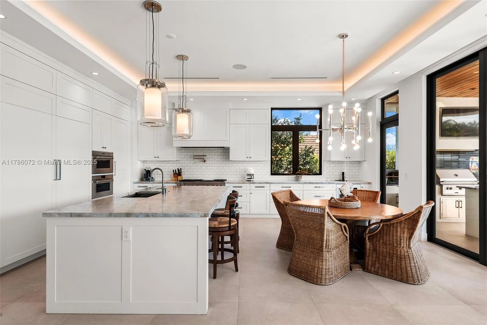 Coral Gables, Florida 33133, United States, 6 Bedrooms Bedrooms, ,7 BathroomsBathrooms,Residential,Active,113311