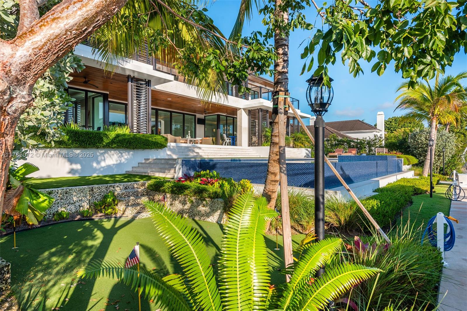 SUNRISE HARBOUR REV PL - Residential