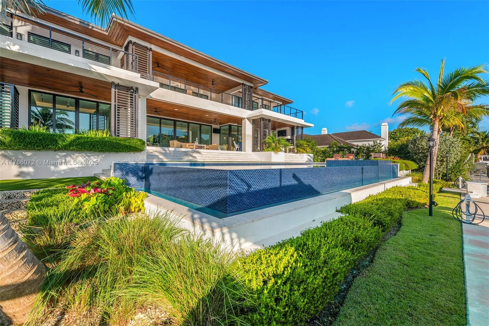 Coral Gables, Florida 33133, United States, 6 Bedrooms Bedrooms, ,7 BathroomsBathrooms,Residential,Active,113311