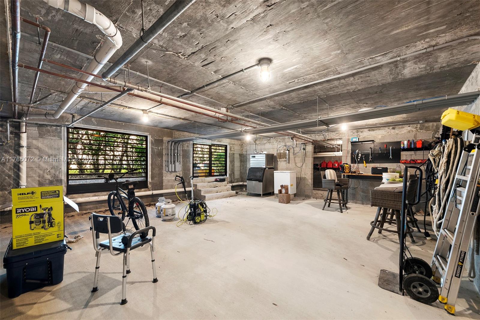 SUNRISE HARBOUR REV PL - Residential
