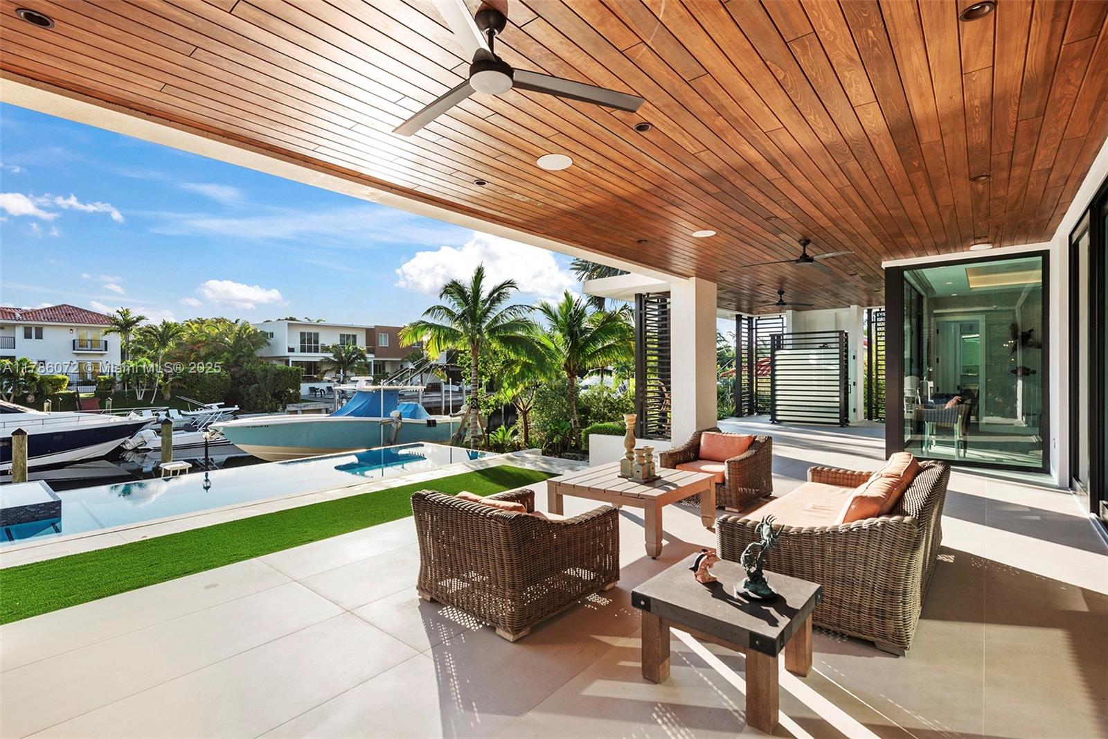 SUNRISE HARBOUR REV PL - Residential