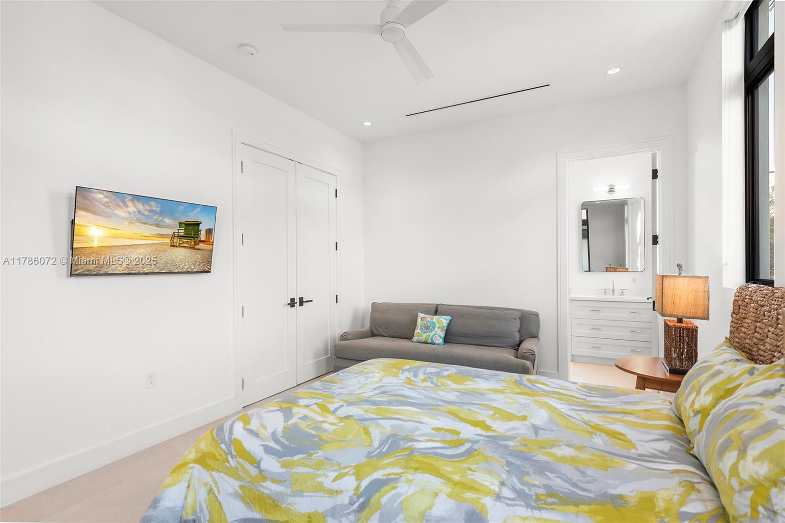 SUNRISE HARBOUR REV PL - Residential