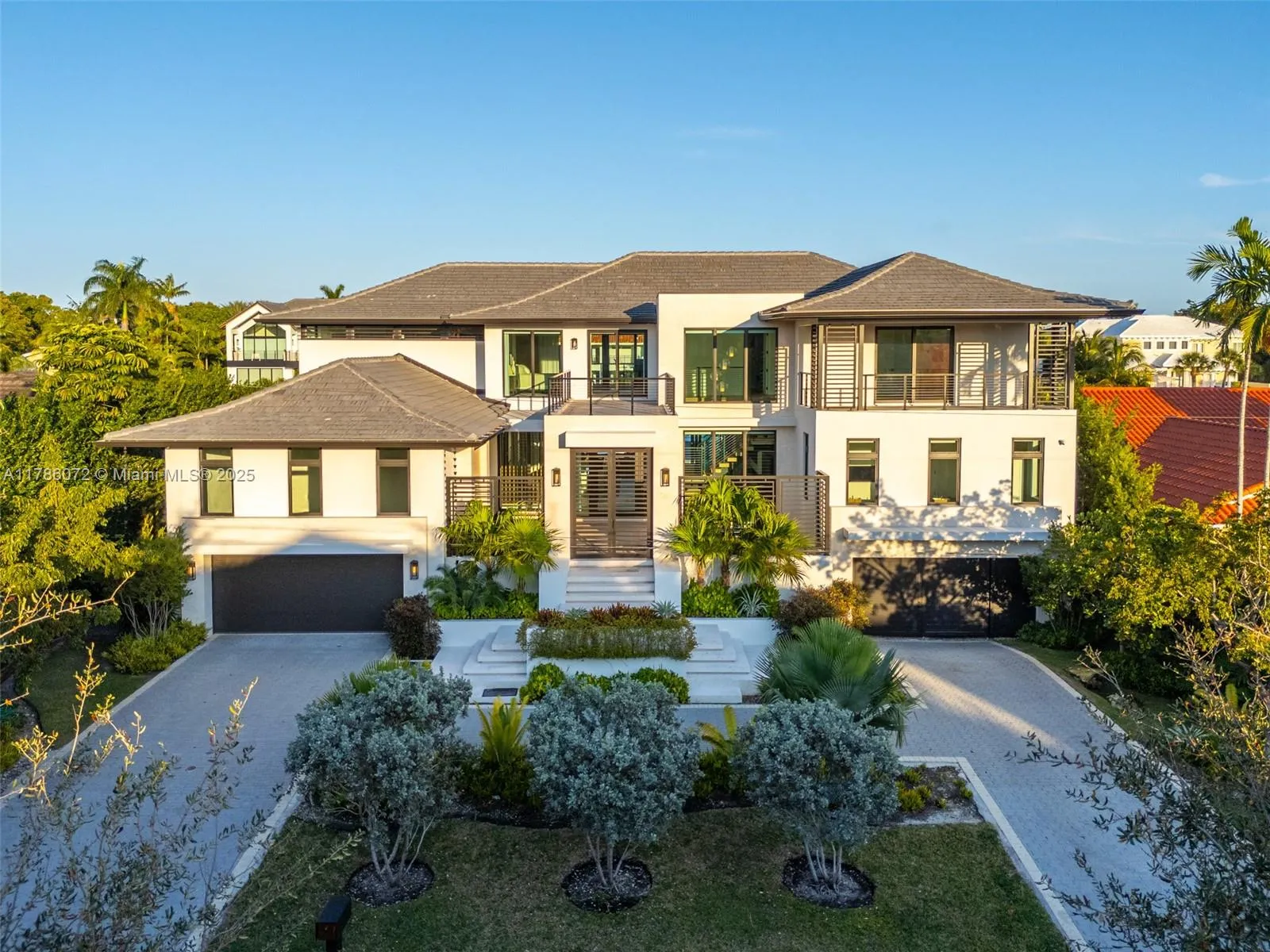 Coral Gables, Florida 33133, United States, 6 Bedrooms Bedrooms, ,7 BathroomsBathrooms,Residential,Active,113311