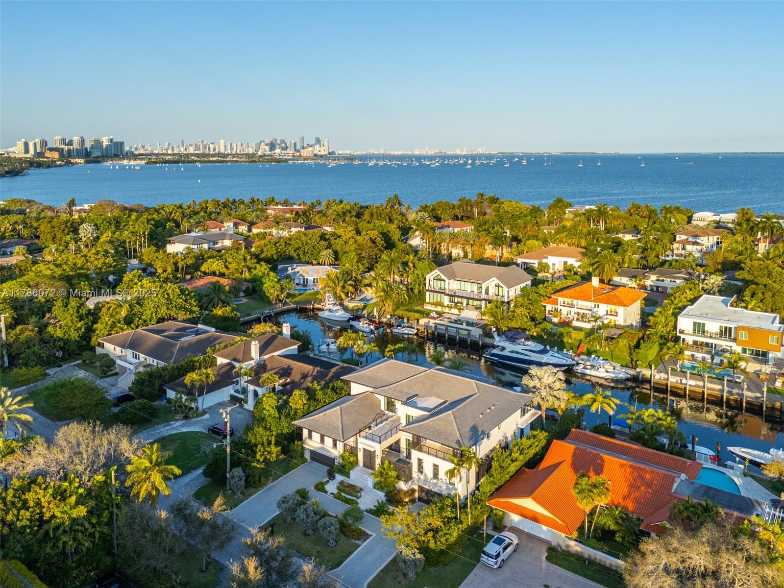 SUNRISE HARBOUR REV PL - Residential